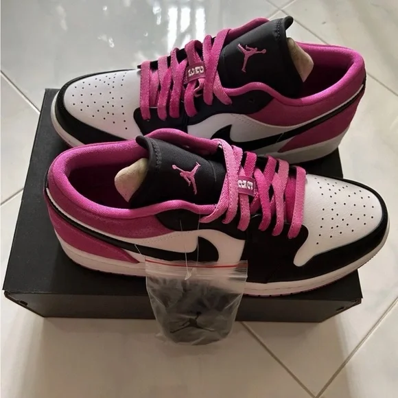 Deadstock Authentic with OG Box Air Jordan 1 SE Men’s Black/Fuchisa 8.5 - Picture 1 of 8
